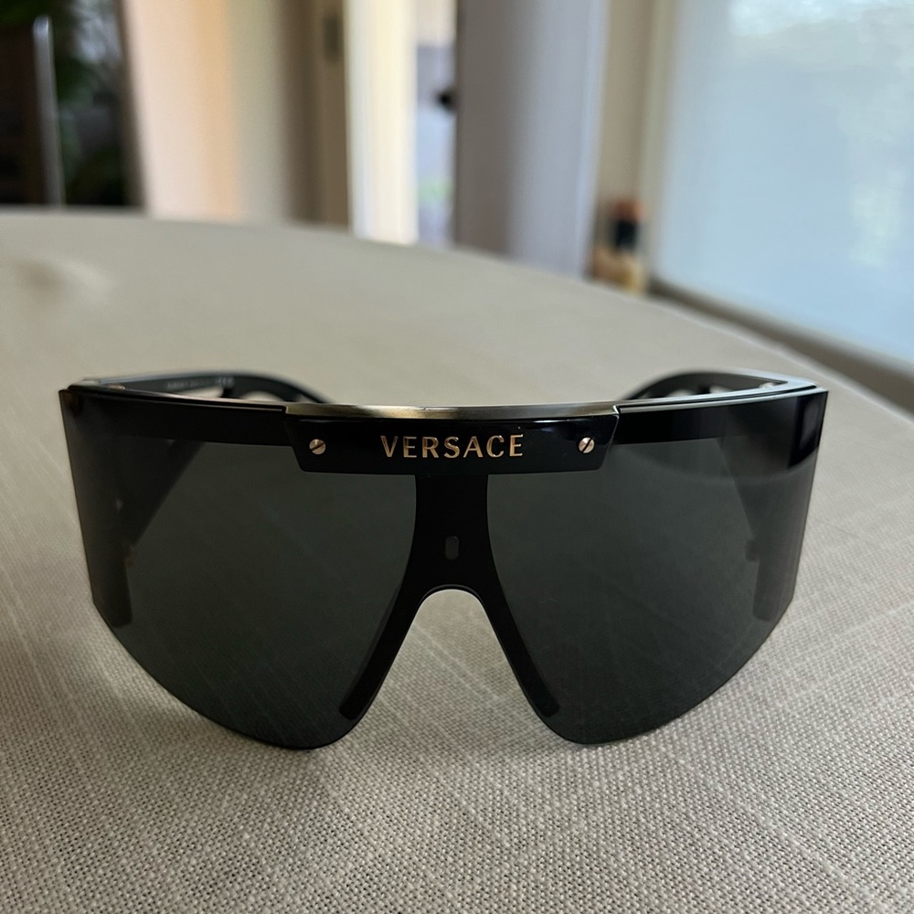 Versace Black VR sunglasses